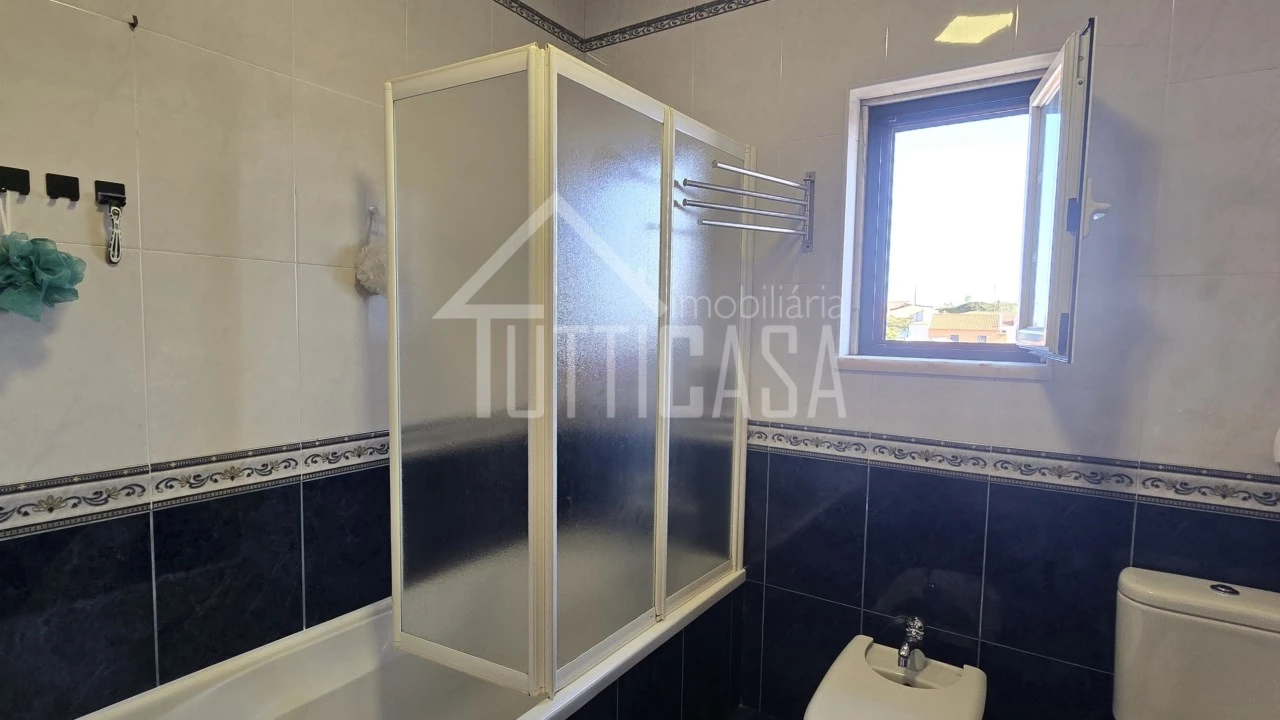 Moradia T3 para Venda em Venda do Pinheiro e Santo Estêvão das Galés Foto 15