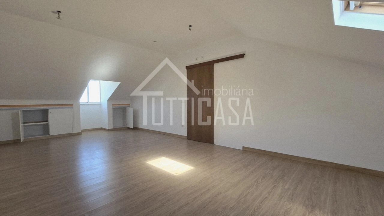 Moradia T3 para Venda em Venda do Pinheiro e Santo Estêvão das Galés Foto 19