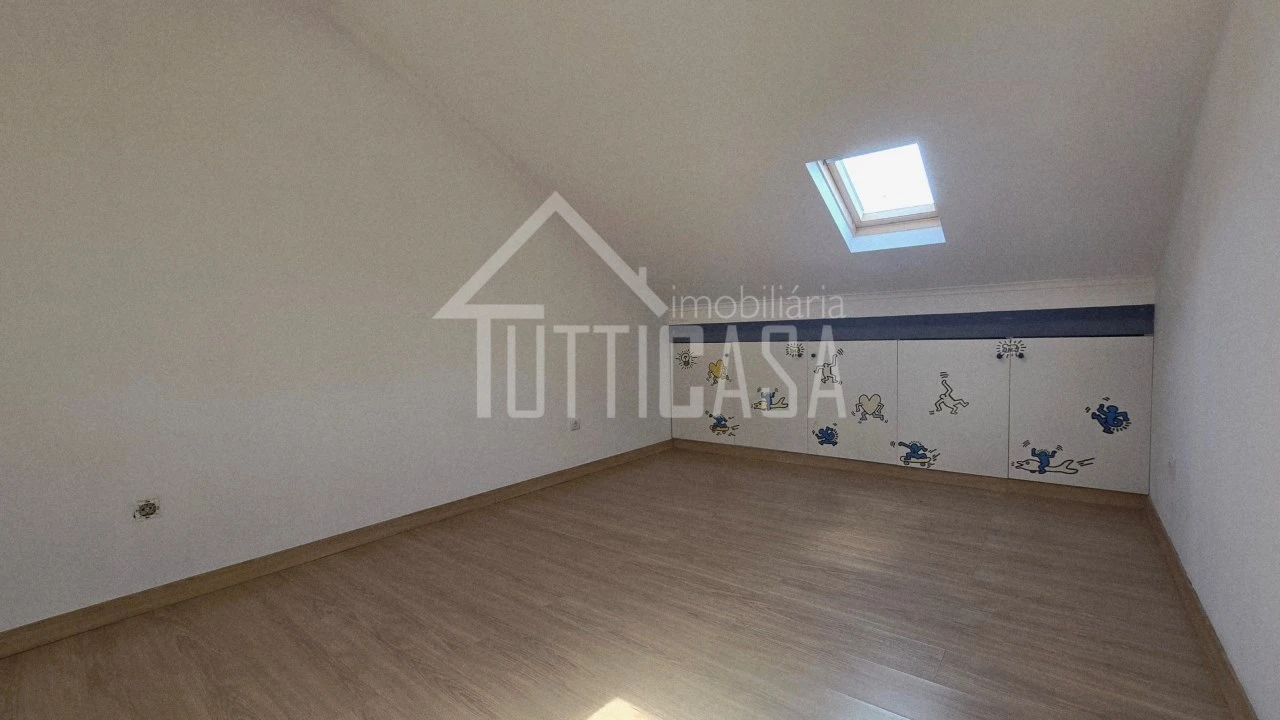 Moradia T3 para Venda em Venda do Pinheiro e Santo Estêvão das Galés Foto 20