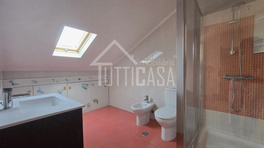 Moradia T3 para Venda em Venda do Pinheiro e Santo Estêvão das Galés Foto 24