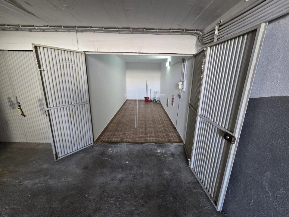 Garagem para Venda em Charneca de Caparica e Sobreda Foto 2