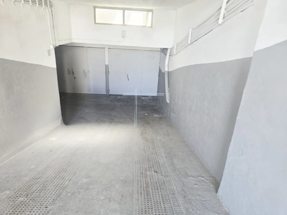 Garagem para Venda em Charneca de Caparica e Sobreda Foto 4