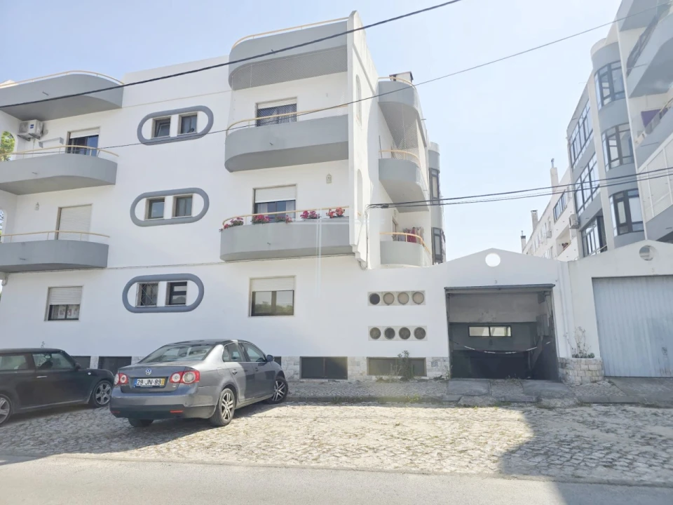 Garagem para Venda em Charneca de Caparica e Sobreda Foto 5