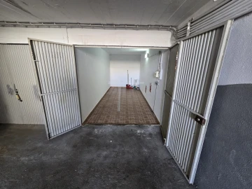 Garagem para Venda em Charneca de Caparica e Sobreda