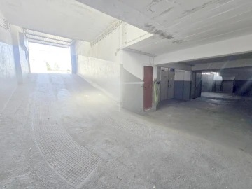 Garagem para Venda em Charneca de Caparica e Sobreda