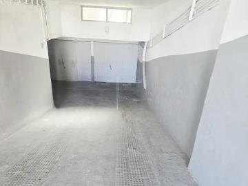 Garagem para Venda em Charneca de Caparica e Sobreda
