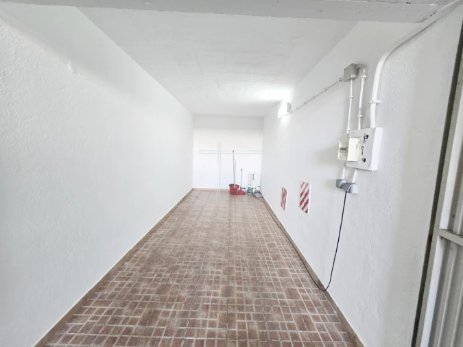 Garagem para Venda em Charneca de Caparica e Sobreda Foto 2