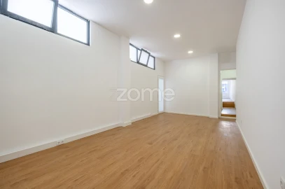 Negócio para Arrendamento em Rio Tinto