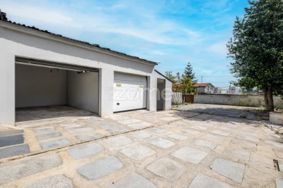 Negócio para Arrendamento em Rio Tinto