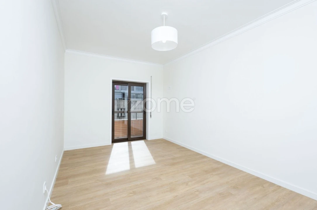Apartamento T2 para Arrendamento em Braga (Maximinos, Sé e Cividade) Foto 7