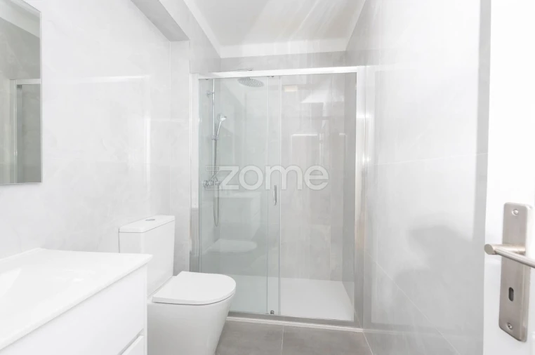 Apartamento T2 para Arrendamento em Braga (Maximinos, Sé e Cividade) Foto 10