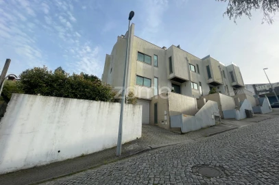 Moradia T3 para Venda em Ferreiros e Gondizalves