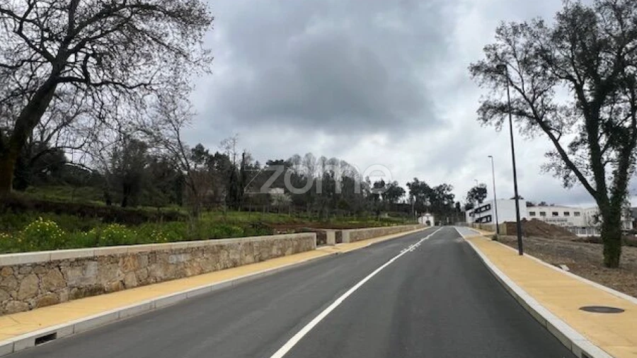 Terreno para Venda em Fornelos e Queijada