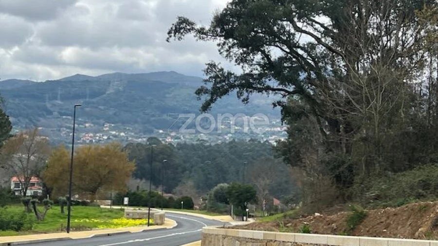 Terreno para Venda em Fornelos e Queijada