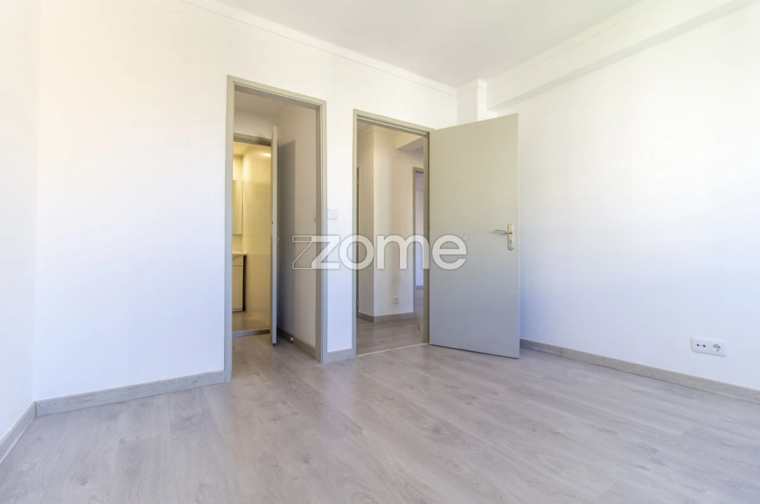 Apartamento T3 para Arrendamento em São Vitor (Braga) Foto 17