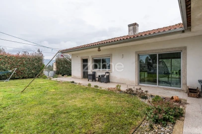 Moradia T3 para Venda em Sabariz