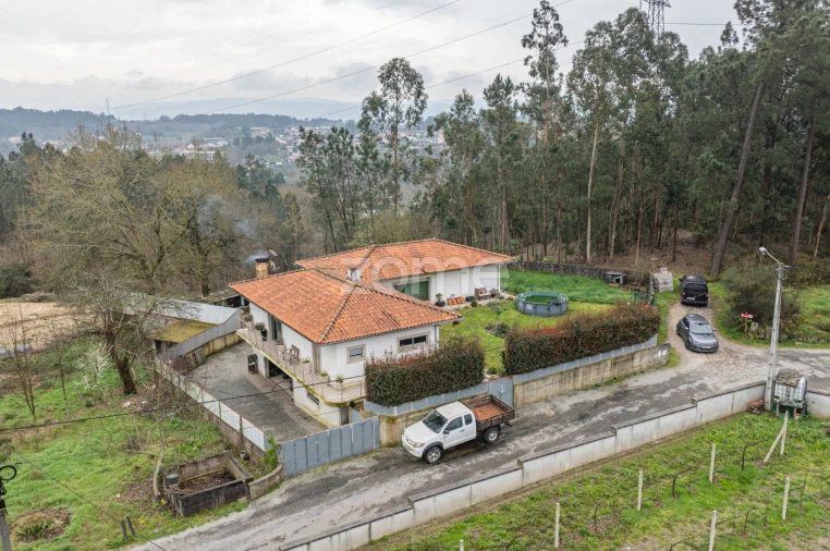 Moradia T3 para Venda em Sabariz Foto 4
