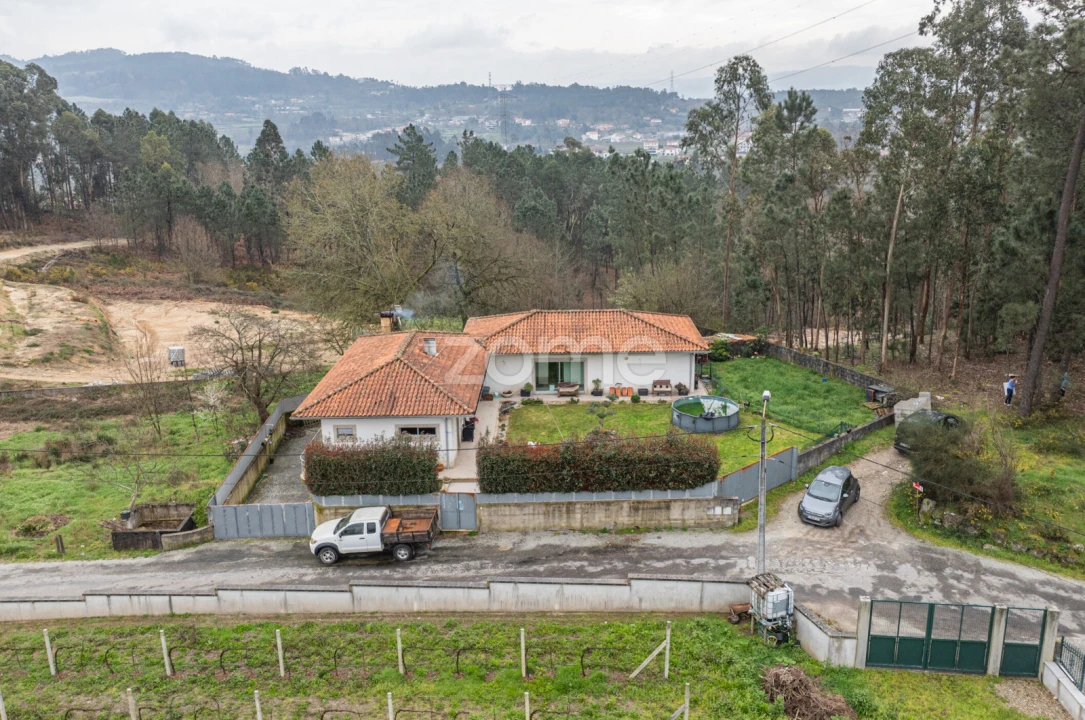 Moradia T3 para Venda em Sabariz Foto 3