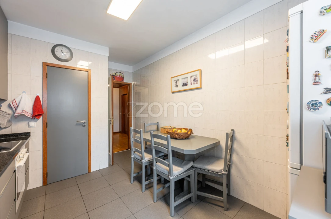 Apartamento T3 para Venda em Moreira Foto 9