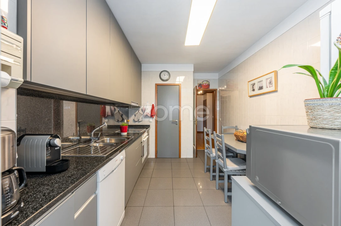 Apartamento T3 para Venda em Moreira Foto 8