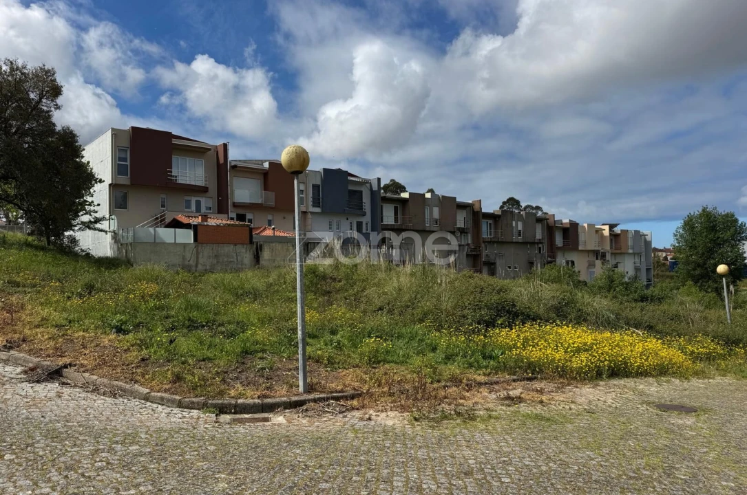 Terreno para Venda em Santa Maria de Lamas Foto 9