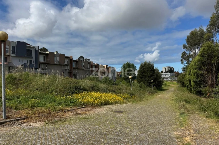 Terreno para Venda em Santa Maria de Lamas Foto 10