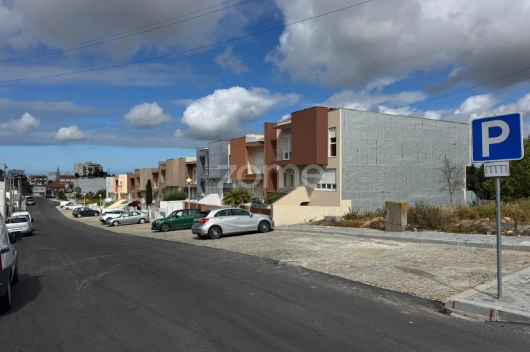 Terreno para Venda em Santa Maria de Lamas Foto 2
