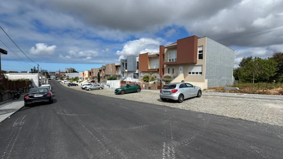 Terreno para Venda em Santa Maria de Lamas