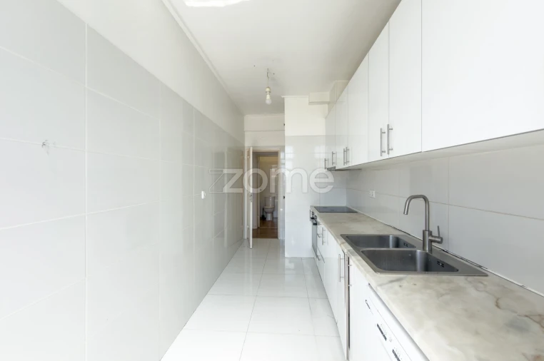 Apartamento T3 para Venda em Águas Livres Foto 5