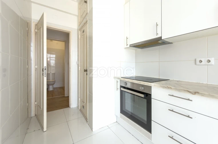 Apartamento T3 para Venda em Águas Livres Foto 7