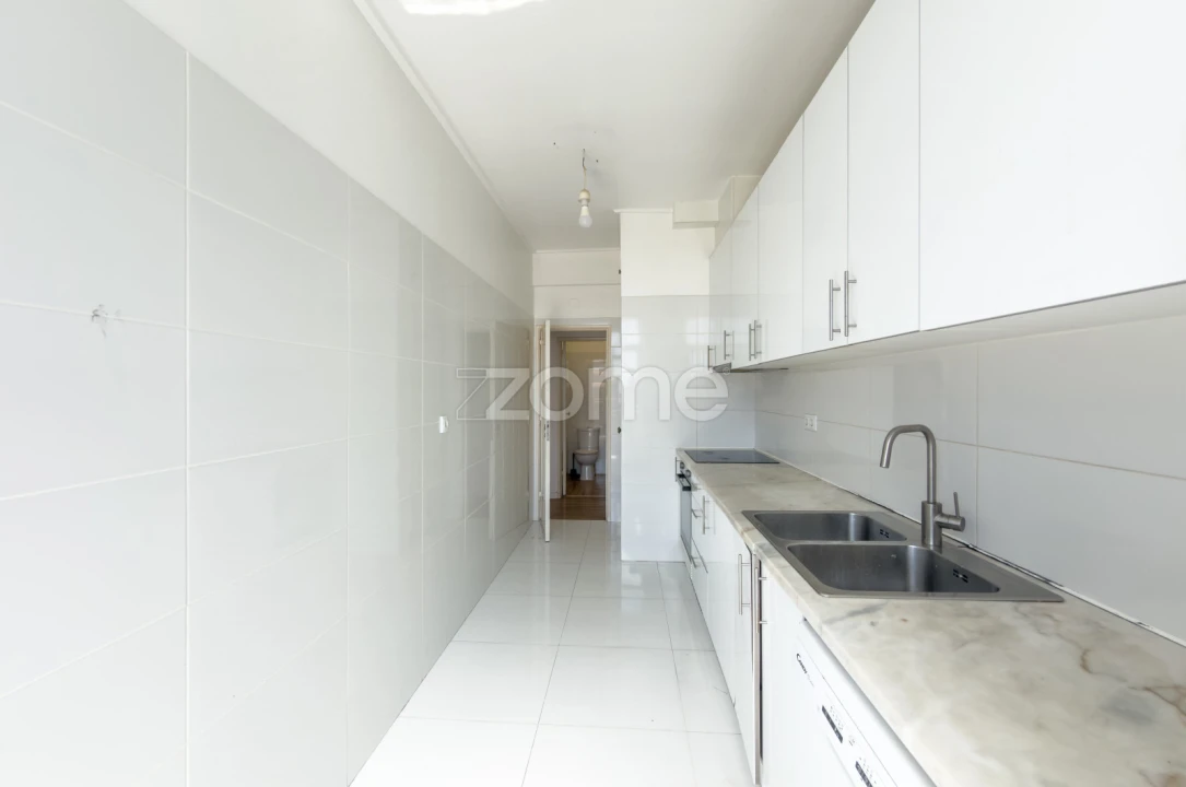 Apartamento T3 para Venda em Águas Livres Foto 5