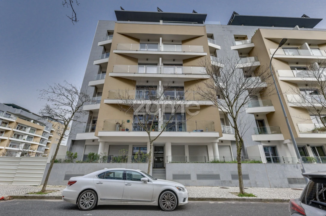Apartamento T2 para Arrendamento em Carcavelos e Parede Foto 25