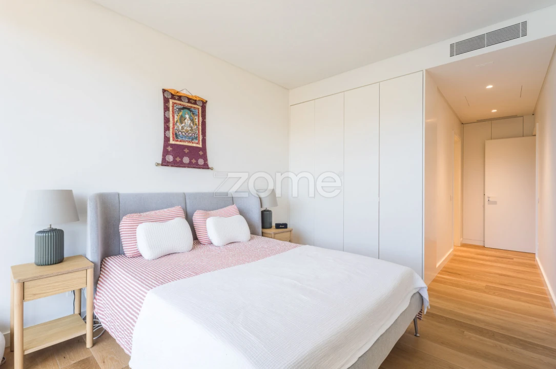 Apartamento T3 para Venda em Quarteira Foto 4