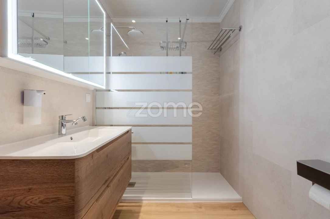 Apartamento T2 para Venda em Estômbar e Parchal Foto 19