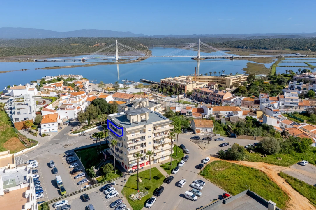 Apartamento T2 para Venda em Estômbar e Parchal Foto 1