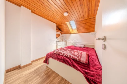 Apartamento T4 para Venda em Águas Livres