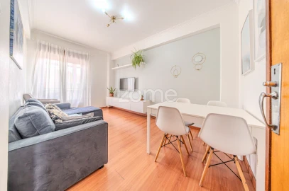 Apartamento T4 para Venda em Águas Livres