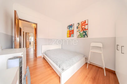 Apartamento T4 para Venda em Águas Livres