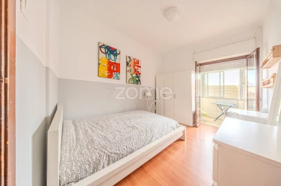 Apartamento T4 para Venda em Águas Livres