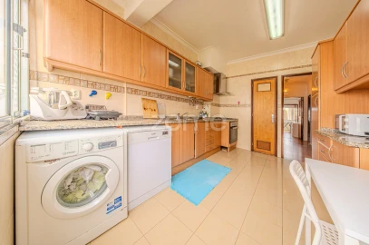 Apartamento T4 para Venda em Águas Livres