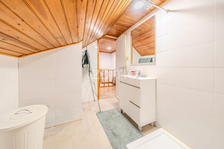 Apartamento T4 para Venda em Águas Livres Foto 30