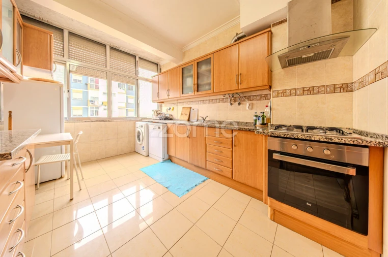Apartamento T4 para Venda em Águas Livres Foto 16