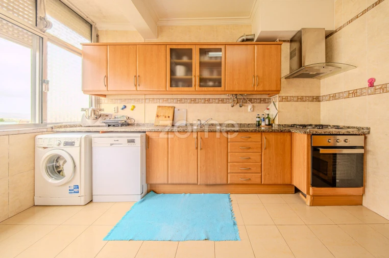 Apartamento T4 para Venda em Águas Livres Foto 17