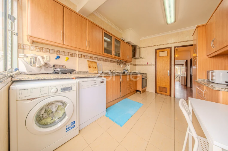 Apartamento T4 para Venda em Águas Livres Foto 18