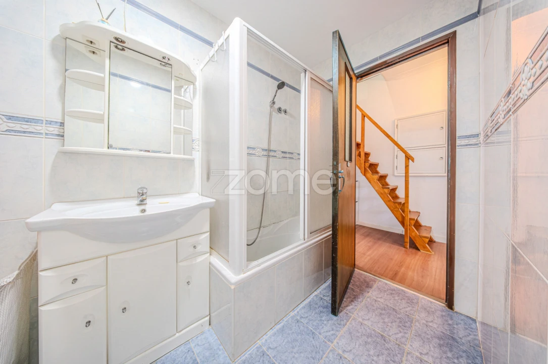 Apartamento T4 para Venda em Águas Livres Foto 14