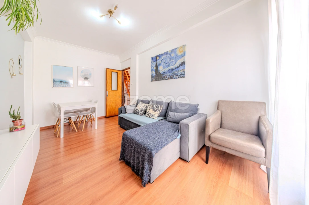 Apartamento T4 para Venda em Águas Livres Foto 3