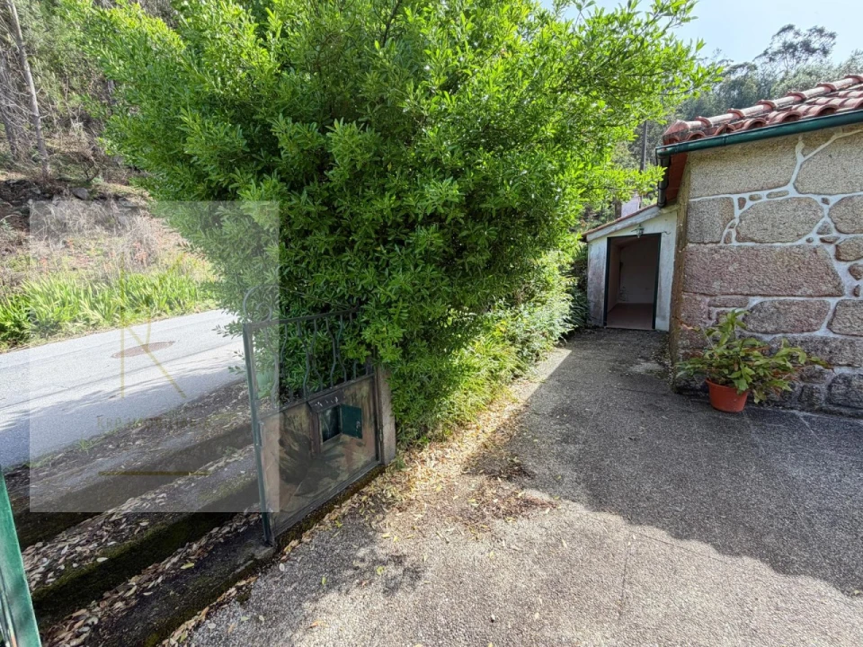 Moradia T2 para Venda em Facha Foto 39