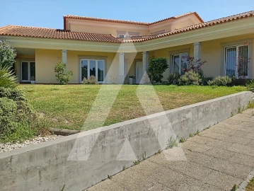Moradia T6 para Venda em Palhaça