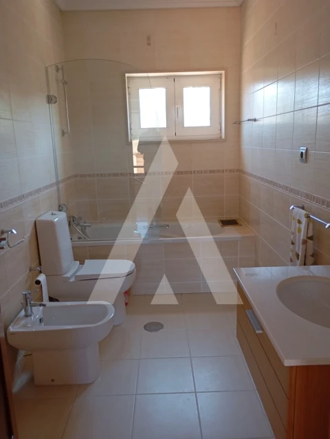 Moradia T6 para Venda em Palhaça