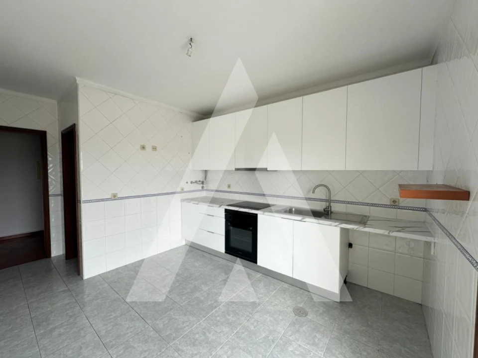 Apartamento T2 para Venda em Oiã Foto 2